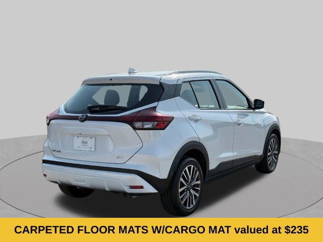 Used 2023 Nissan Kicks SV FWD image 3