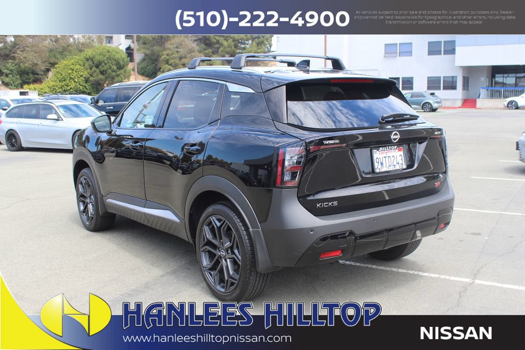 Certified 2025 Nissan Kicks SR FWD image 9