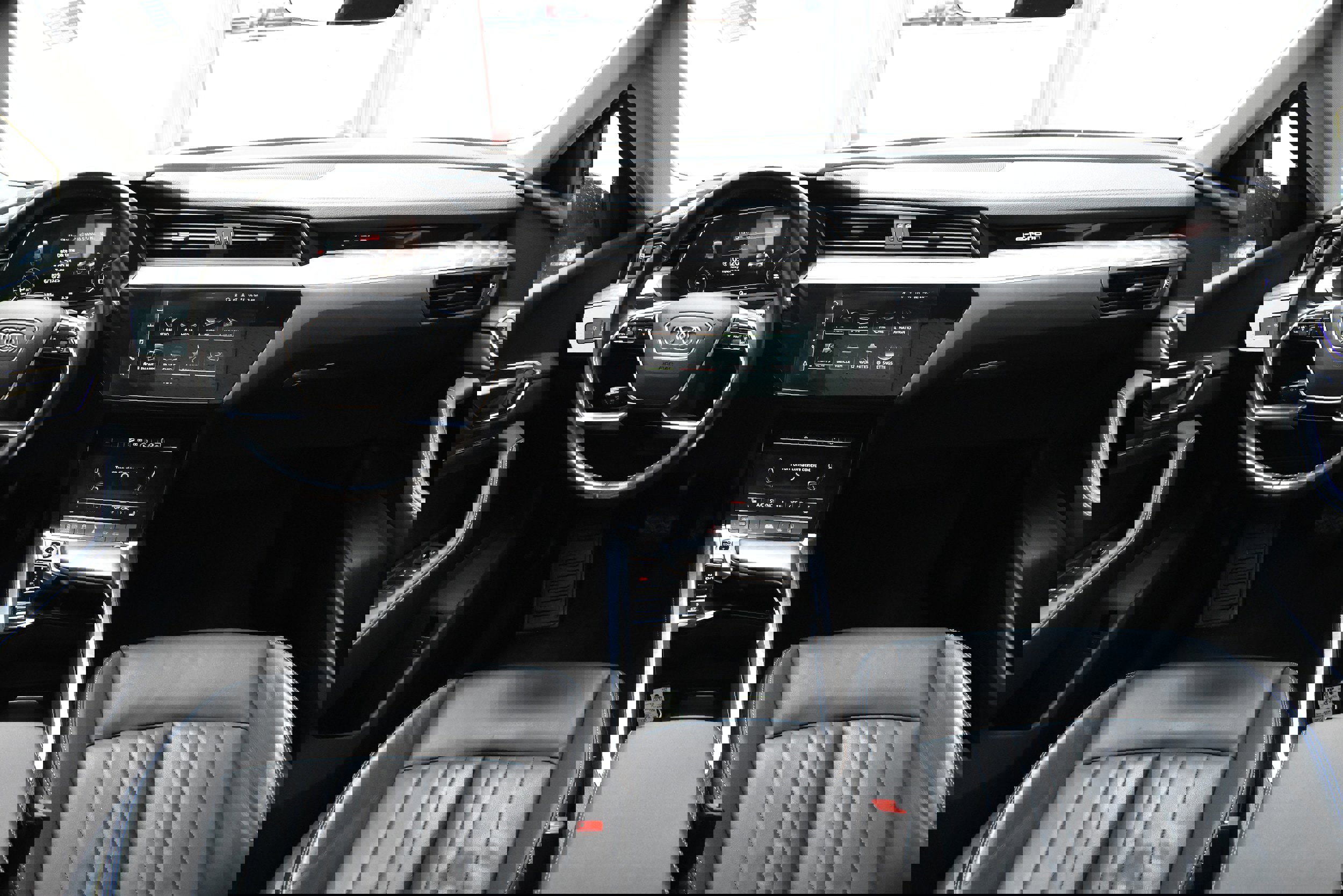 Used 2021 Audi e-tron Premium w/ Convenience Plus Package image 30