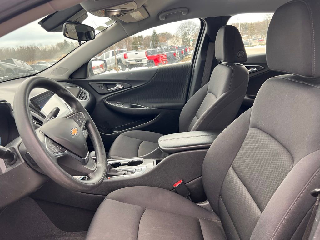 Used 2024 Chevrolet Malibu LT image 11