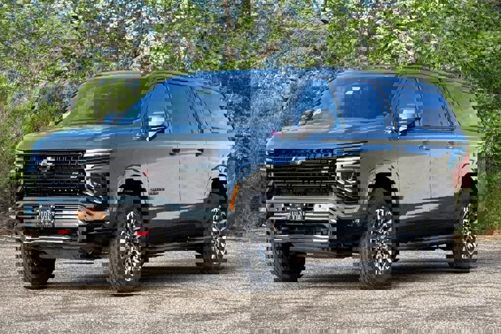 New 2026 Chevrolet Suburban Z71 w/ Comfort Package image 8