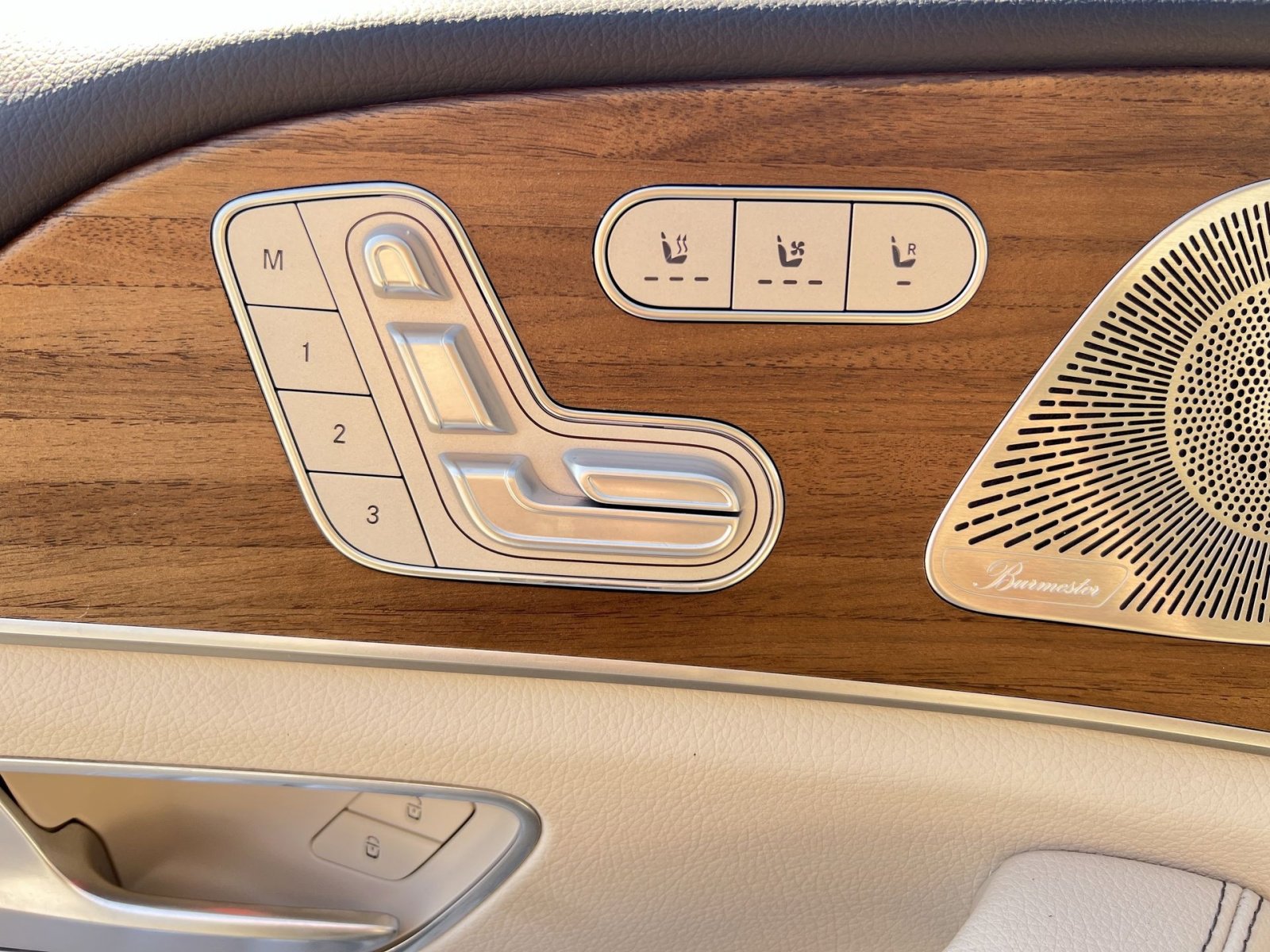 Used 2023 Mercedes-Benz GLS 580 4MATIC image 14