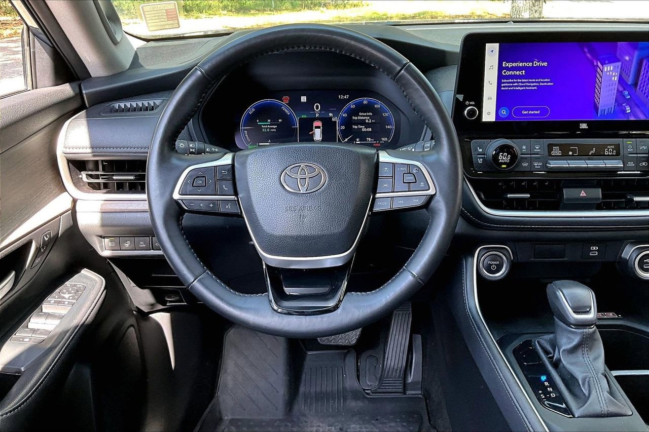 Used 2024 Toyota Grand Highlander Limited image 8