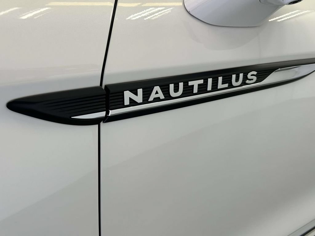 Used 2020 Lincoln Nautilus Reserve w/ Equipment Group 202A AWD/4WD image 9