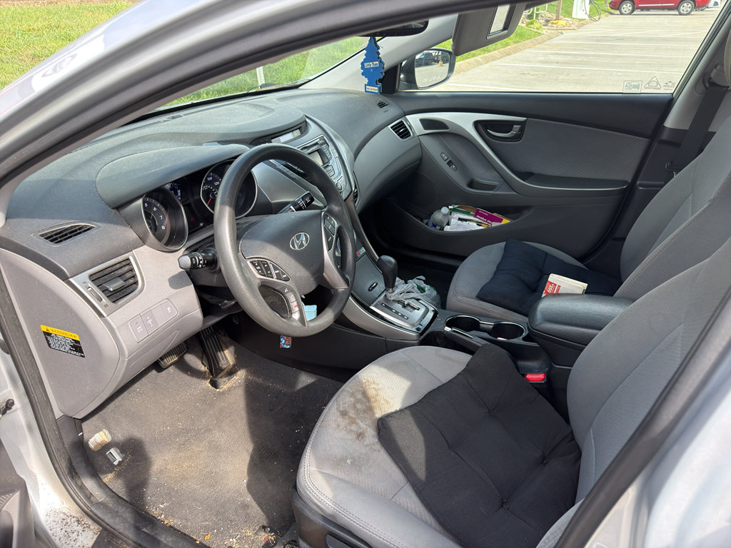 Used 2013 Hyundai Elantra GLS w/ Preferred Pkg FWD image 10