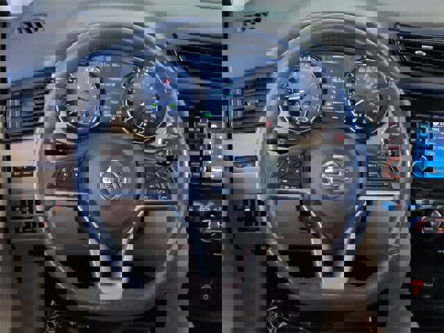 Used 2017 Nissan Rogue SL w/ SL Premium Package image 25