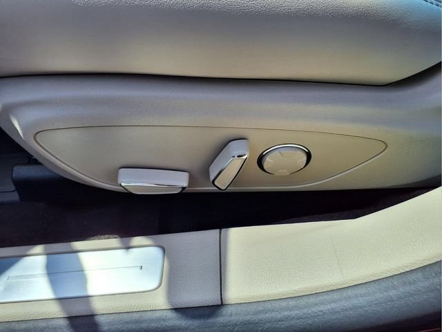 Used 2020 Lincoln MKZ Reserve w/ Monochromatic Package FWD image 22