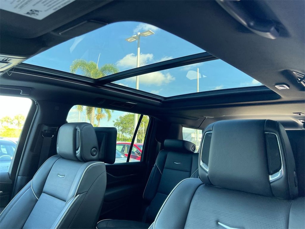 Used 2024 Cadillac Escalade ESV Premium Luxury w/ Performance Package image 19