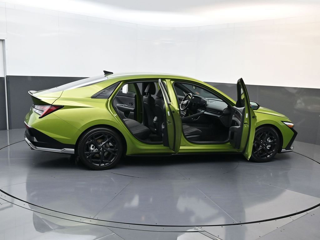 Certified 2024 Hyundai Elantra N Line image 29