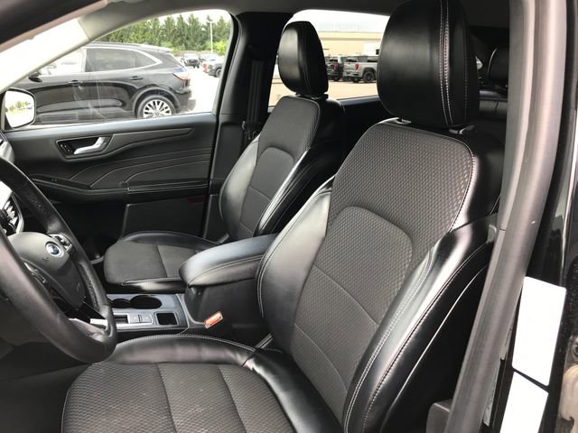 Used 2023 Ford Escape SE image 28