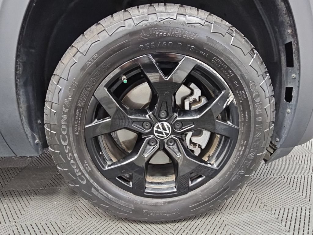 Used 2024 Volkswagen Atlas Peak Edition SEL AWD/4WD image 47
