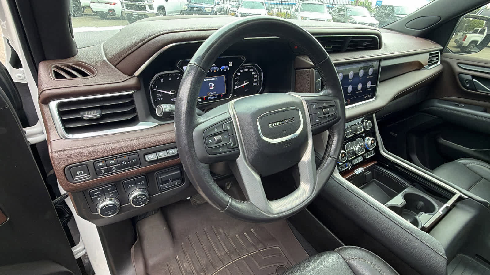 Used 2021 GMC Yukon Denali w/ Denali Ultimate Package AWD/4WD image 10