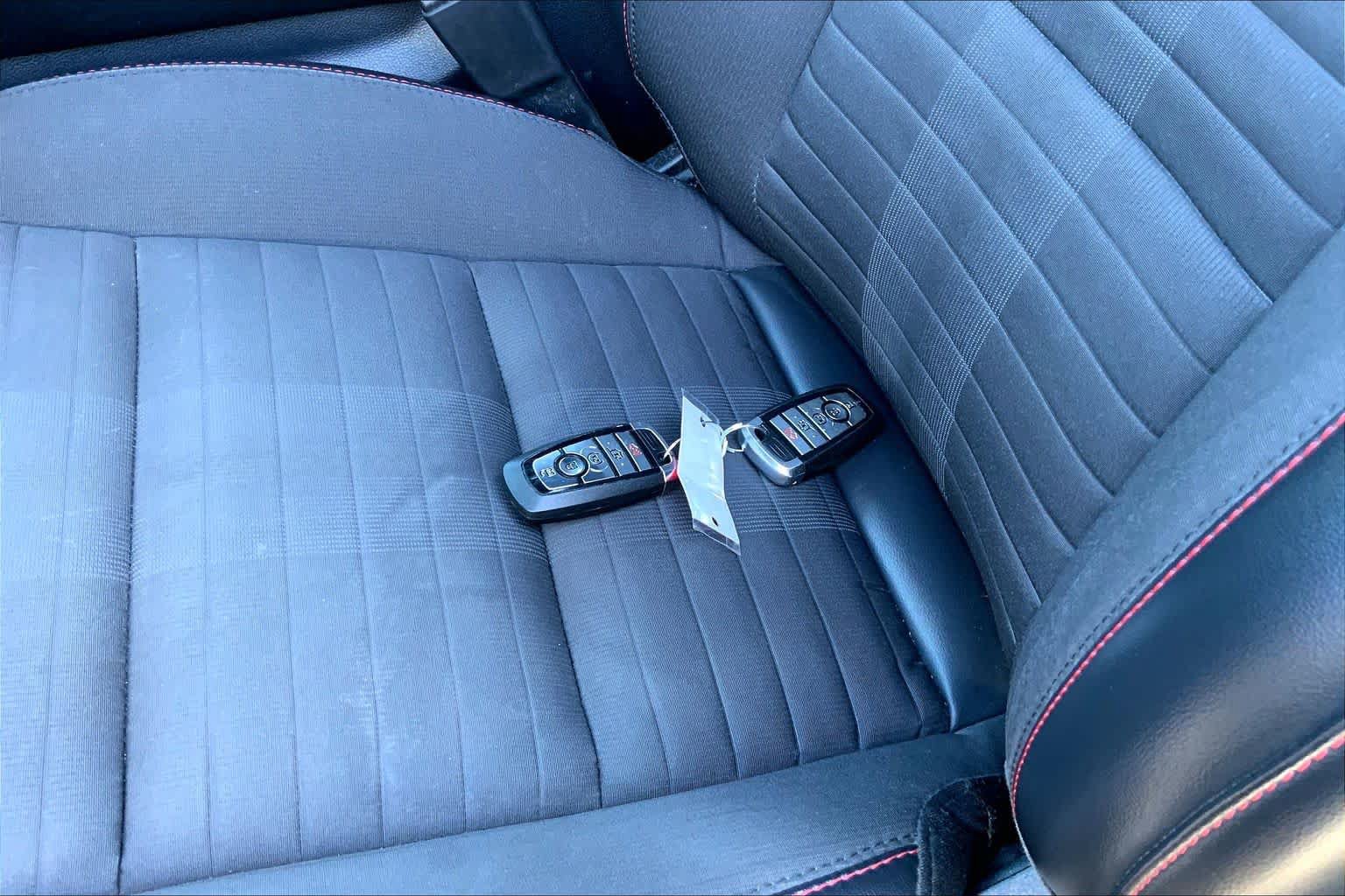 Used 2025 Ford Explorer ST-Line w/ Premium Package RWD image 13