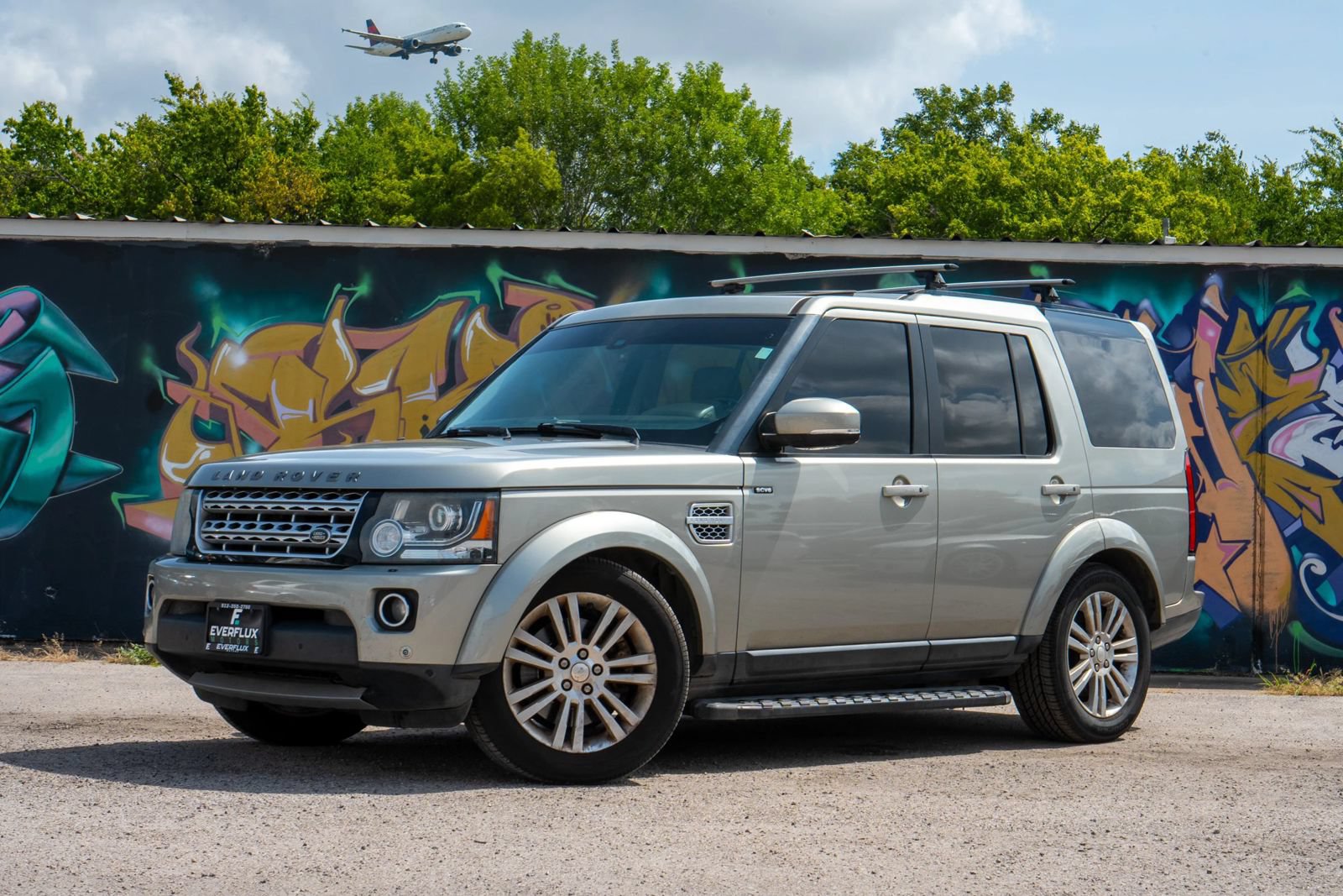 Used 2014 Land Rover LR4 HSE LUX AWD/4WD image 2