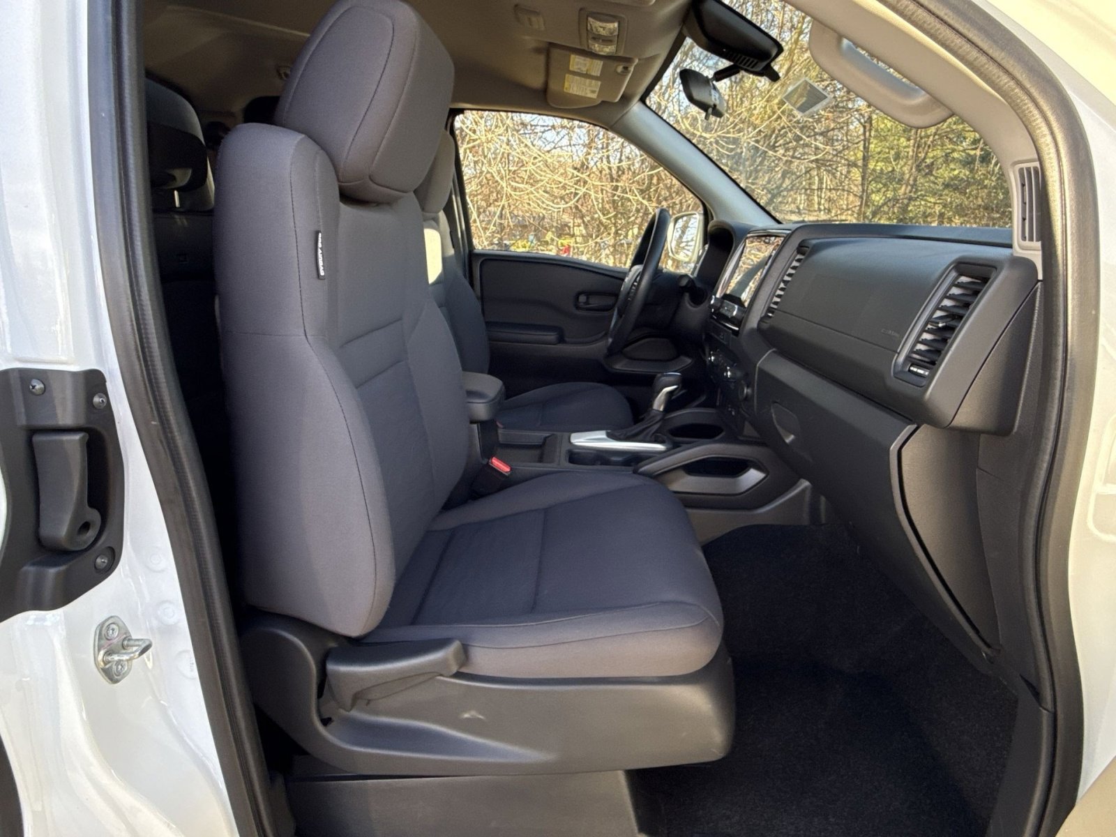 Used 2022 Nissan Frontier S image 25