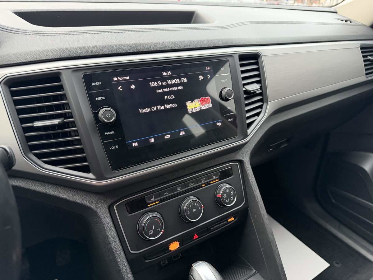 Used 2018 Volkswagen Atlas SE image 24