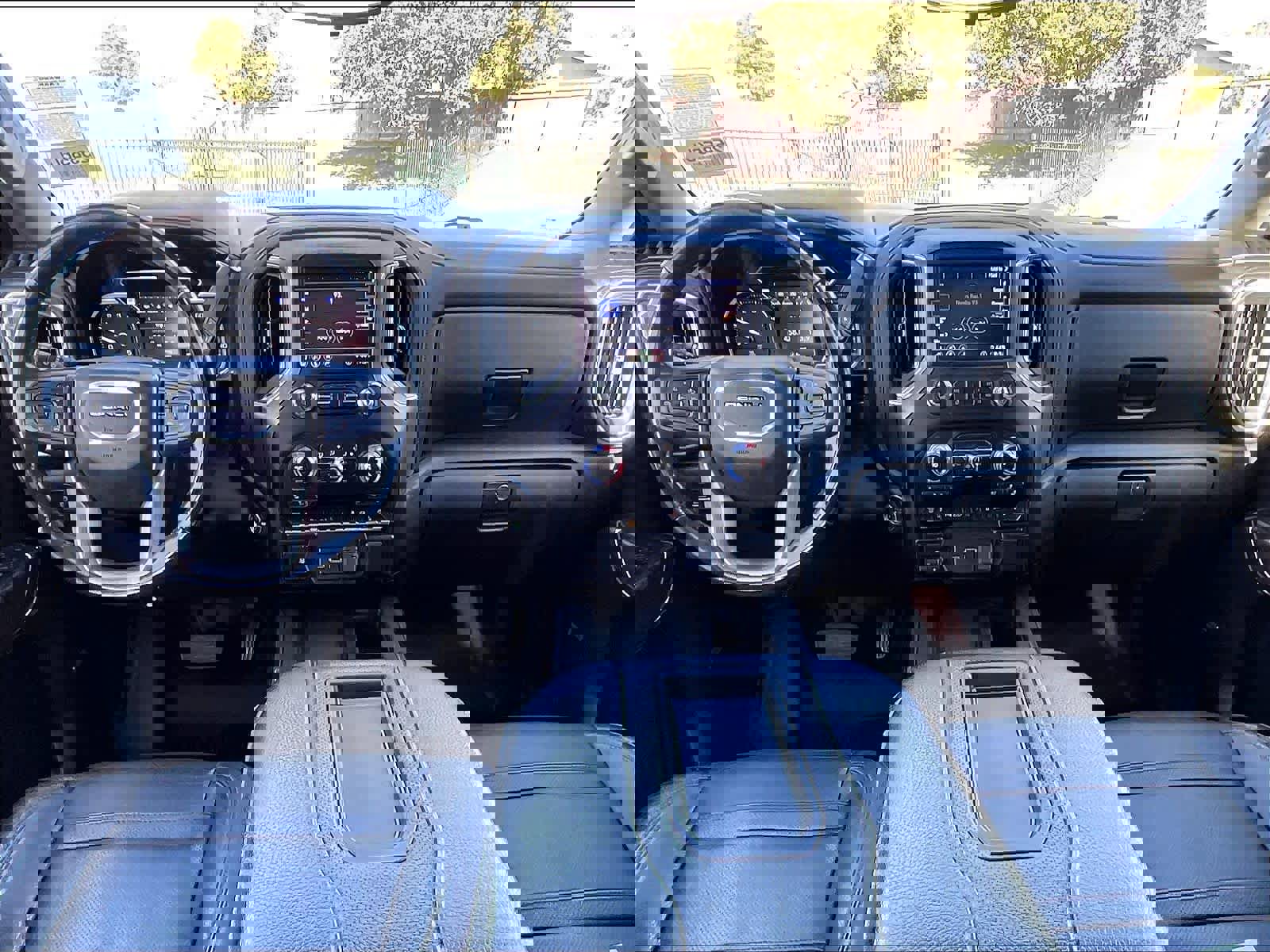 Used 2020 GMC Sierra 2500 Denali w/ Denali Ultimate Package image 16