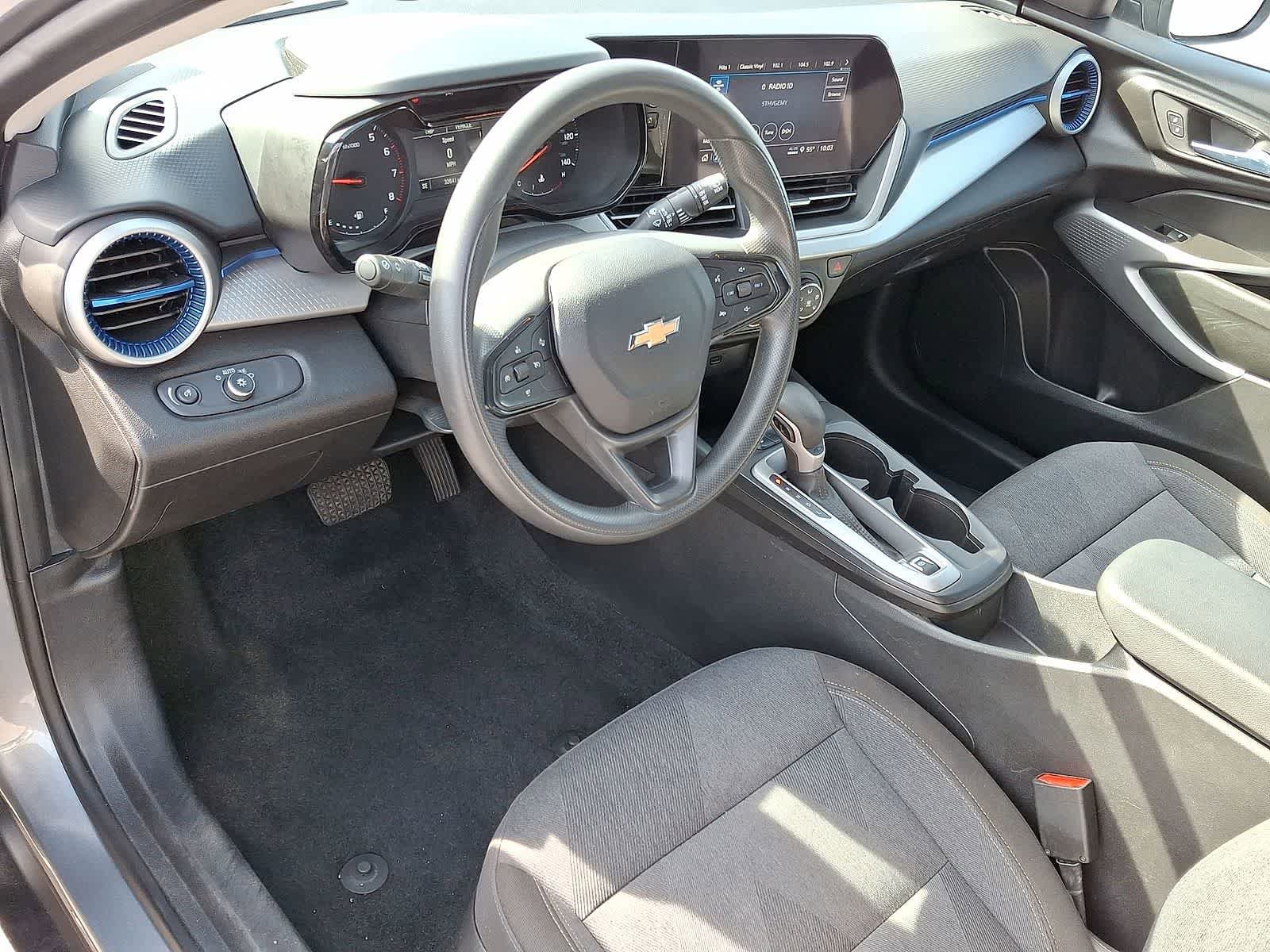 Used 2024 Chevrolet Trax LS w/ Driver Confidence Package FWD image 16