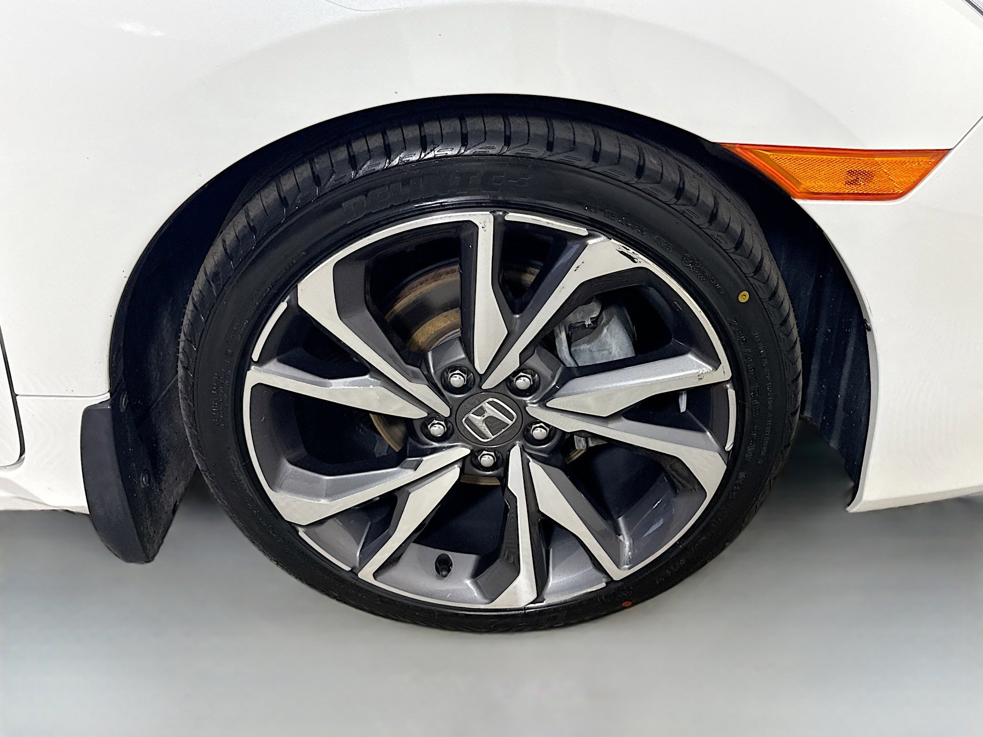 Used 2019 Honda Civic Touring image 32