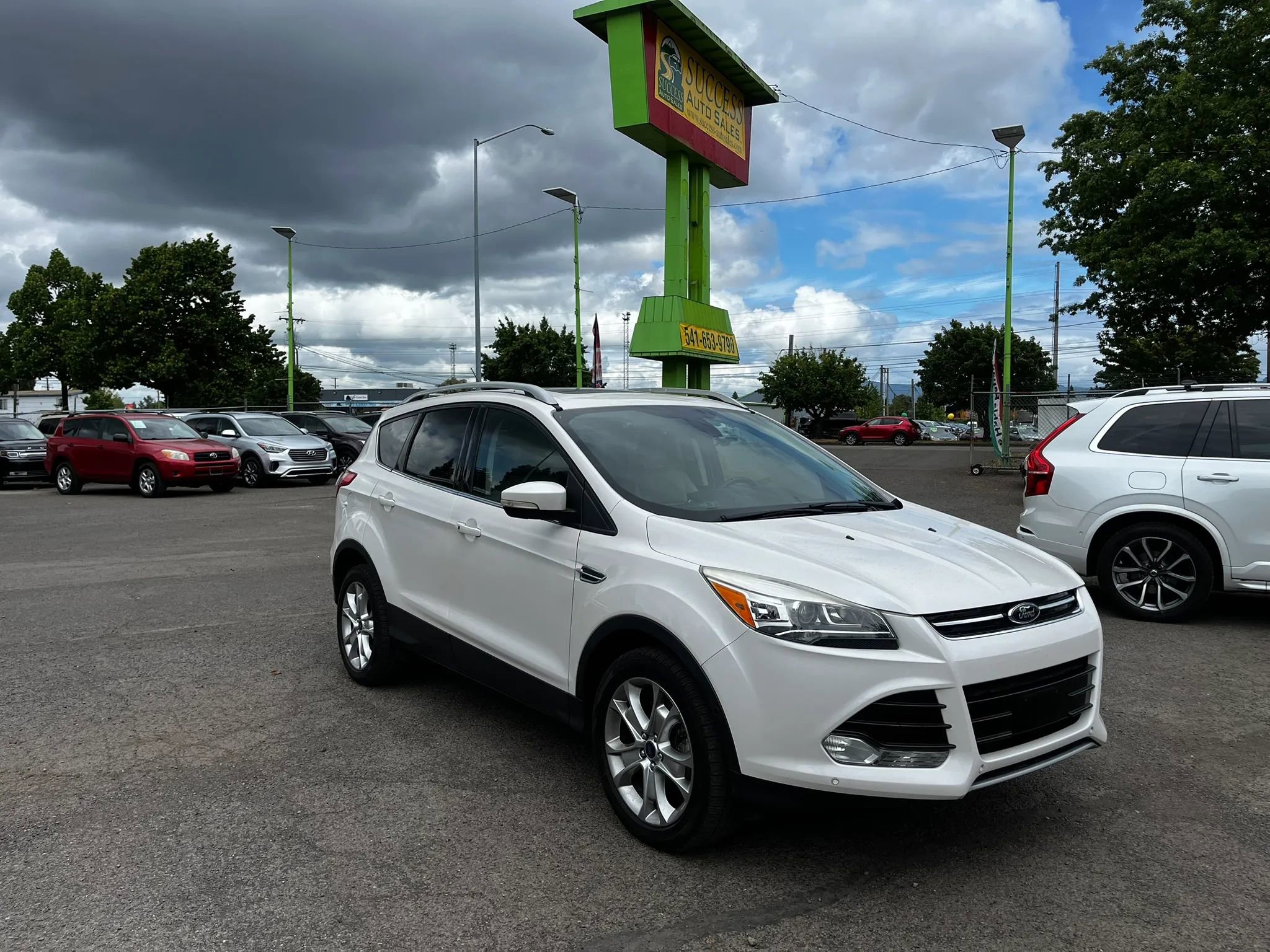 Used 2015 Ford Escape Titanium w/ Equipment Group 301A AWD/4WD image 1