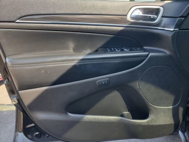 Used 2019 Jeep Grand Cherokee Limited image 11