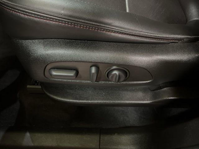 Used 2023 Chevrolet Traverse RS image 53