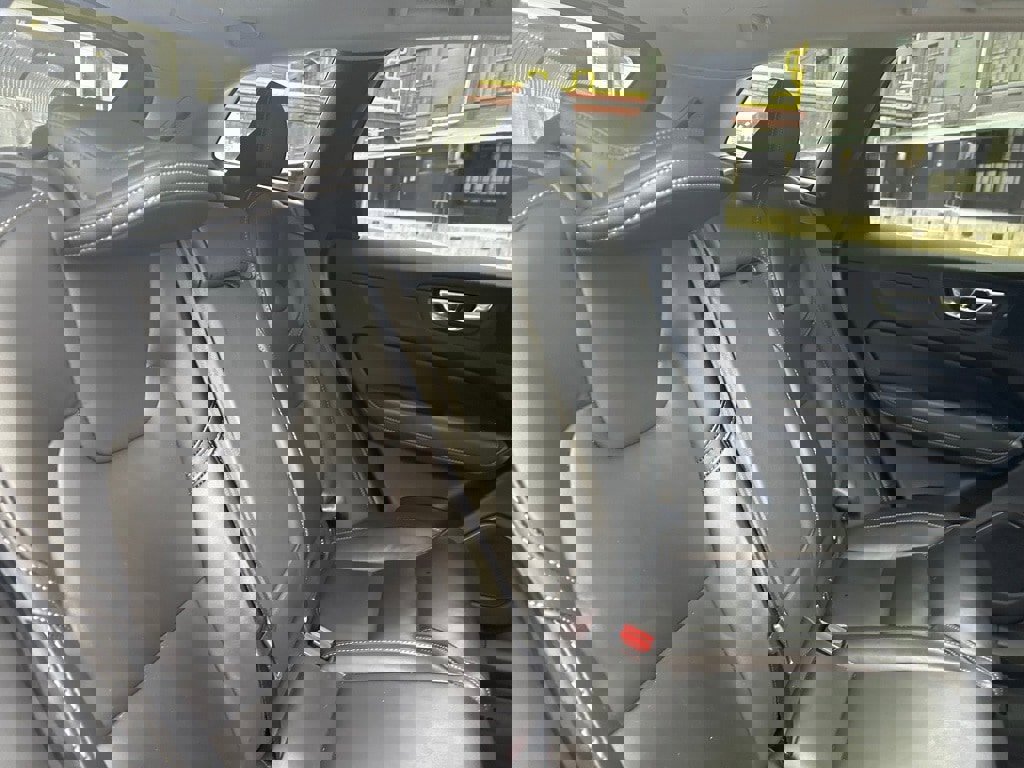 Certified 2022 Volvo XC60 B5 Inscription w/ Advanced Package image 13