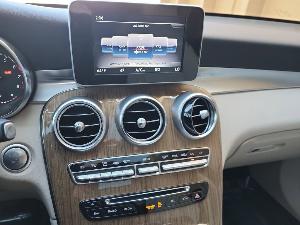 Used 2019 Mercedes-Benz GLC 300 4MATIC image 16