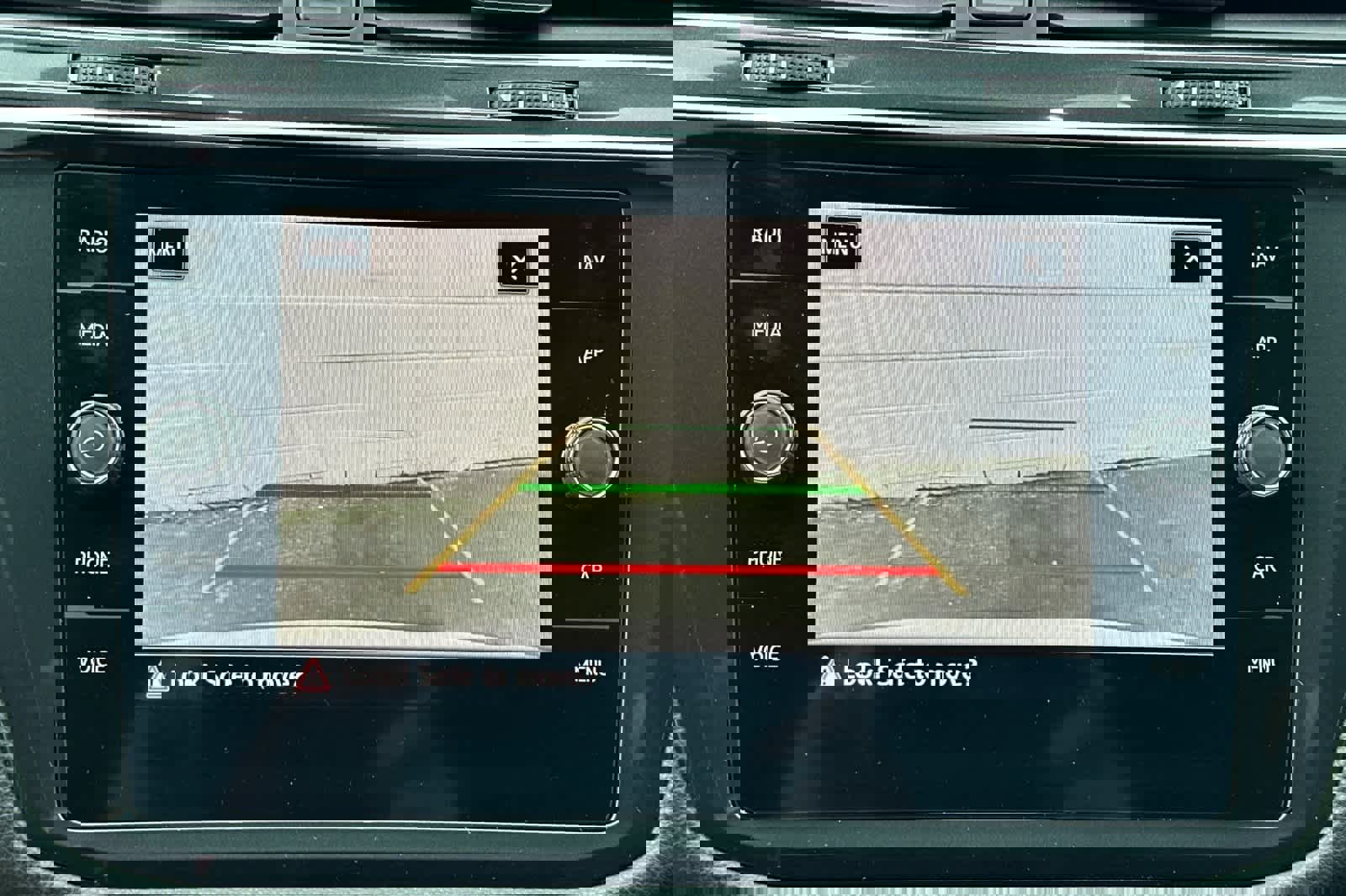 Used 2020 Volkswagen Tiguan SEL Premium R-Line image 23