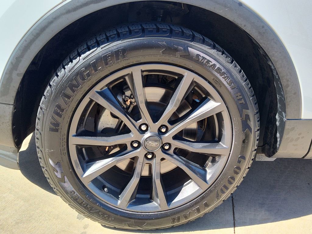 Used 2018 Ford Explorer XLT w/ Equipment Group 202A image 13