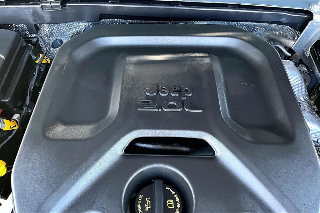 Used 2025 Jeep Wrangler Unlimited Sahara AWD/4WD image 31