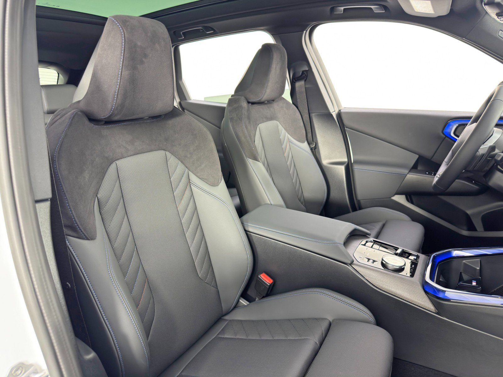 Used 2025 BMW X3 xDrive30i w/ M Sport Package image 36