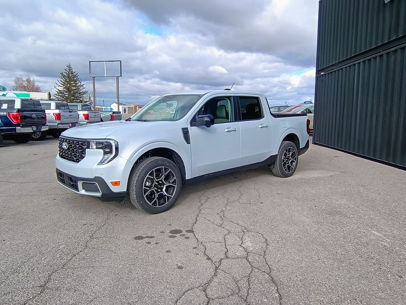 New 2026 Ford Maverick Lariat w/ 4K Tow Package image 4