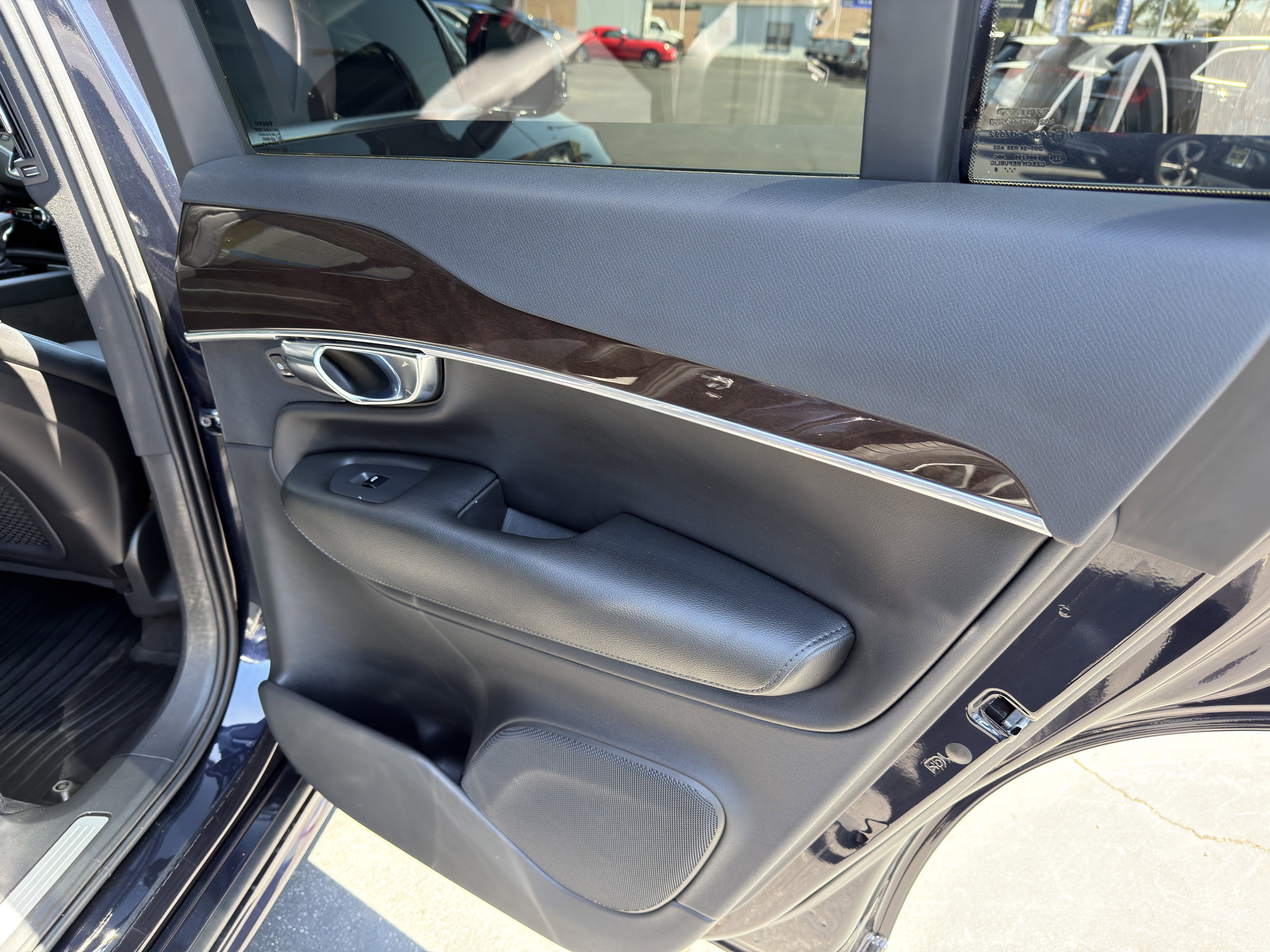 Used 2019 Volvo XC90 T5 Momentum w/ Advanced Package image 13