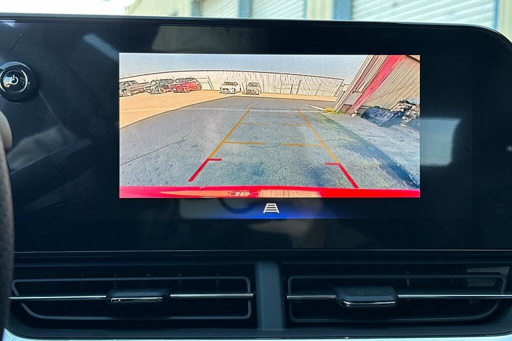 New 2026 Chevrolet Trax RS w/ Sunroof Package image 20