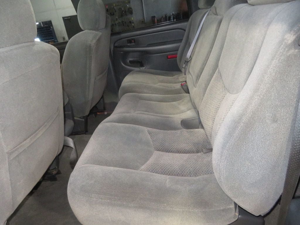 Used 2004 Chevrolet Silverado 2500 LS w/ Skid Plate Package AWD/4WD image 22