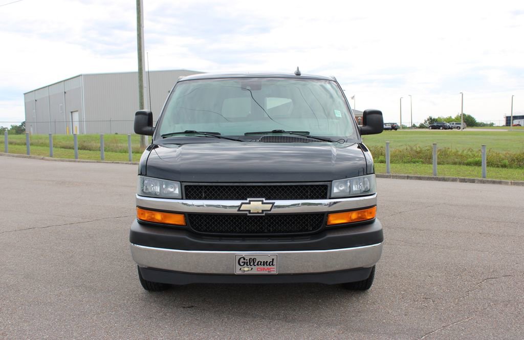 Used 2020 Chevrolet Express 3500 LT w/ LT Preferred Equipment Group RWD image 4