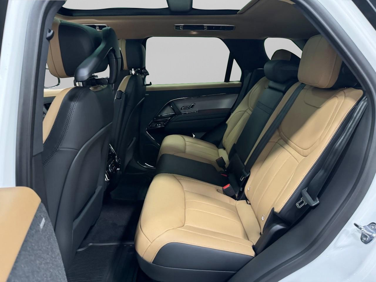 New 2025 Land Rover Range Rover Sport Dynamic SE image 8