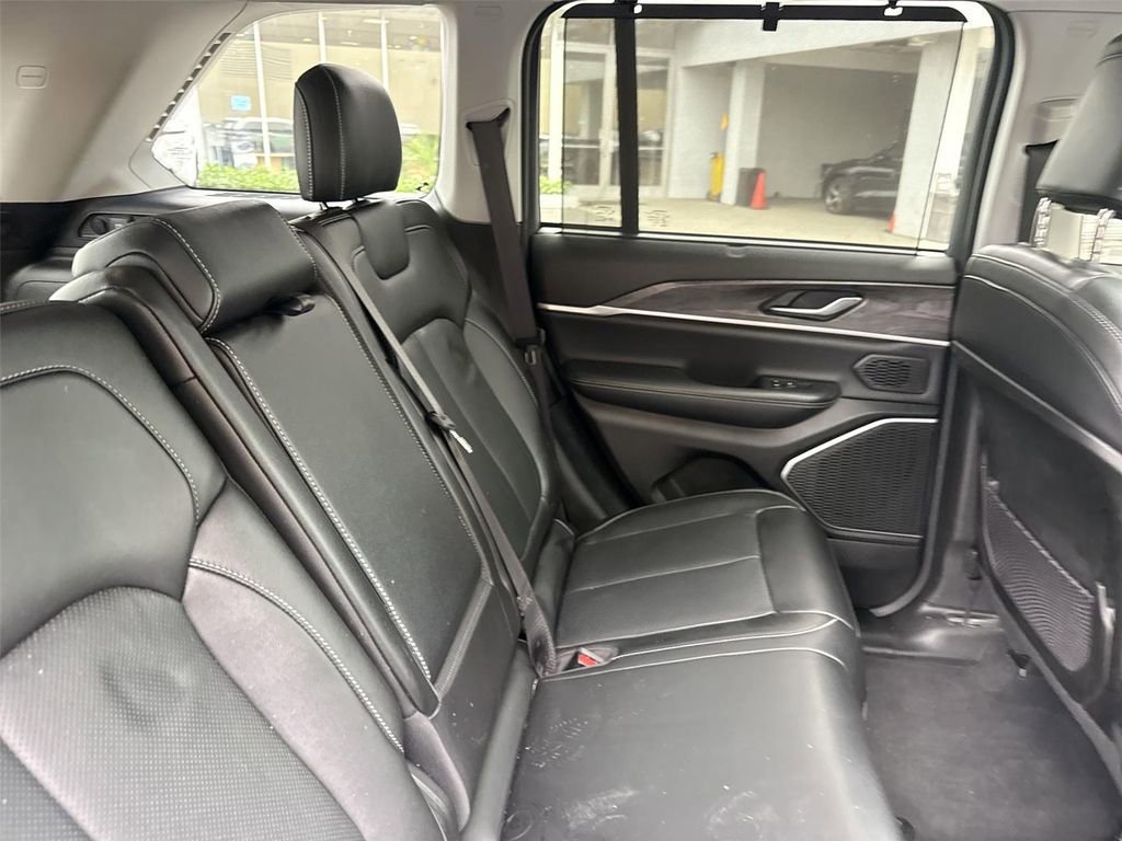 Used 2022 Jeep Grand Cherokee Limited 4xe w/ Luxury Tech Group II image 26