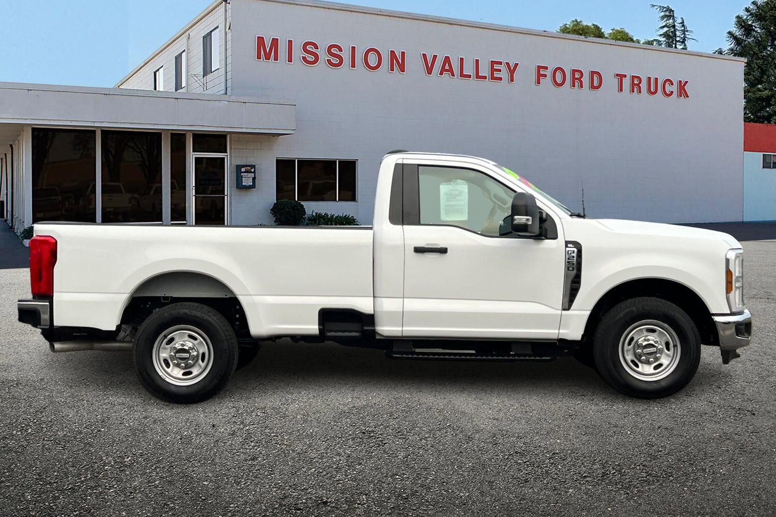 Used 2024 Ford F250 XL w/ XL Chrome Package video 3