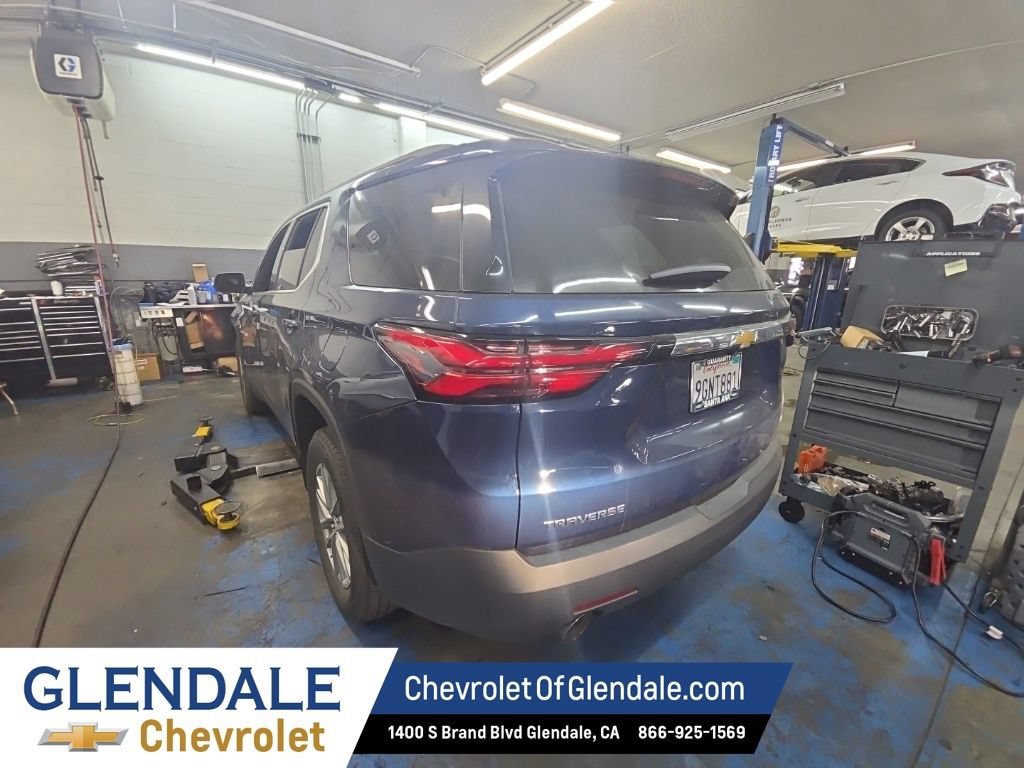 Used 2023 Chevrolet Traverse LT FWD image 3