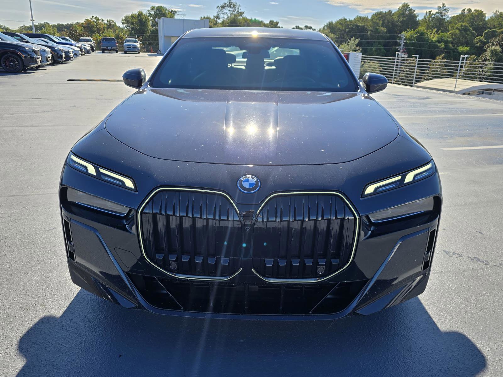 New 2025 BMW 750e xDrive w/ Premium Package image 4