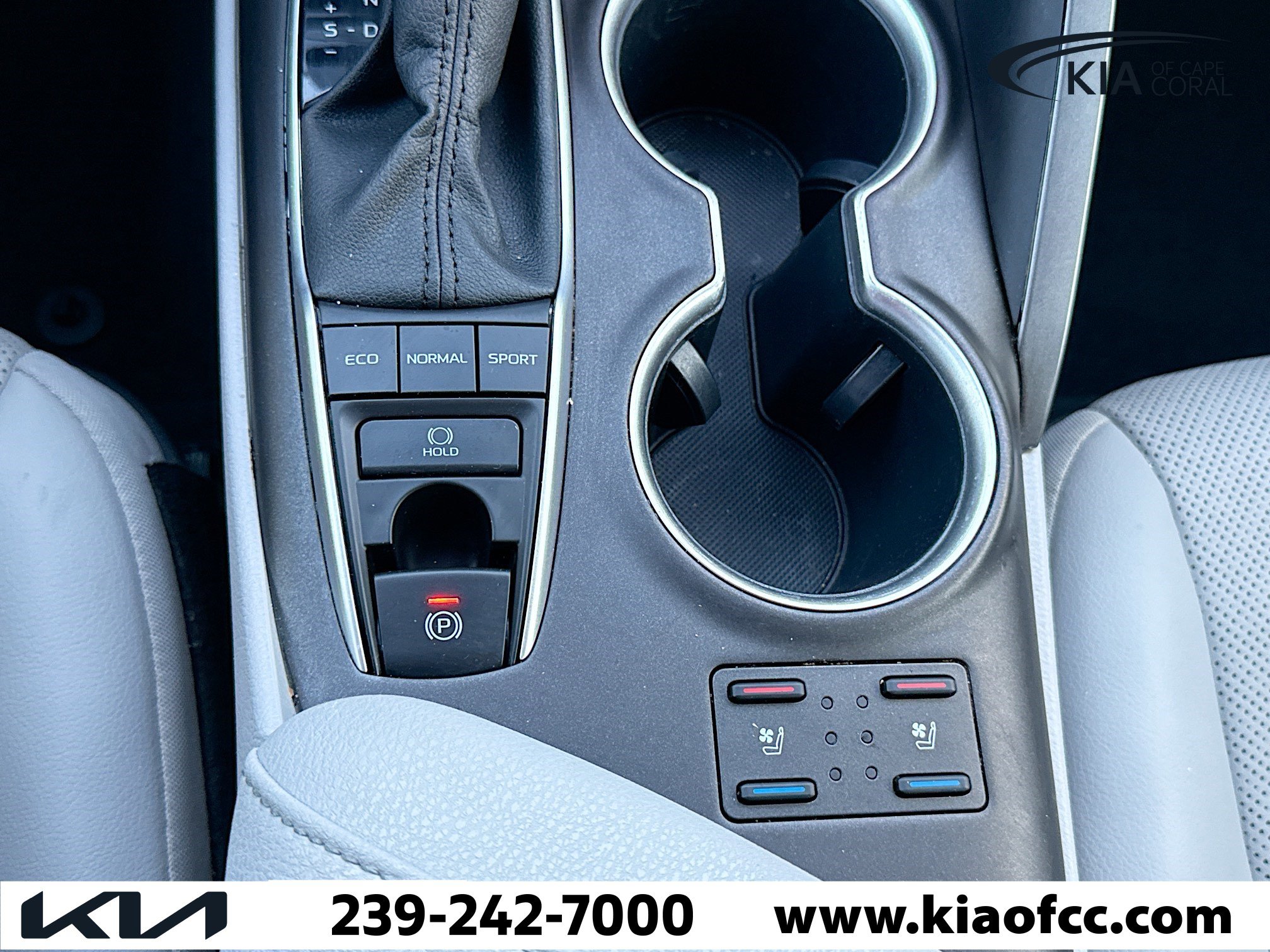 Used 2023 Toyota Camry XLE w/ Navigation Package image 28