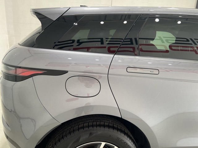 Used 2025 Land Rover Range Rover Evoque S image 6