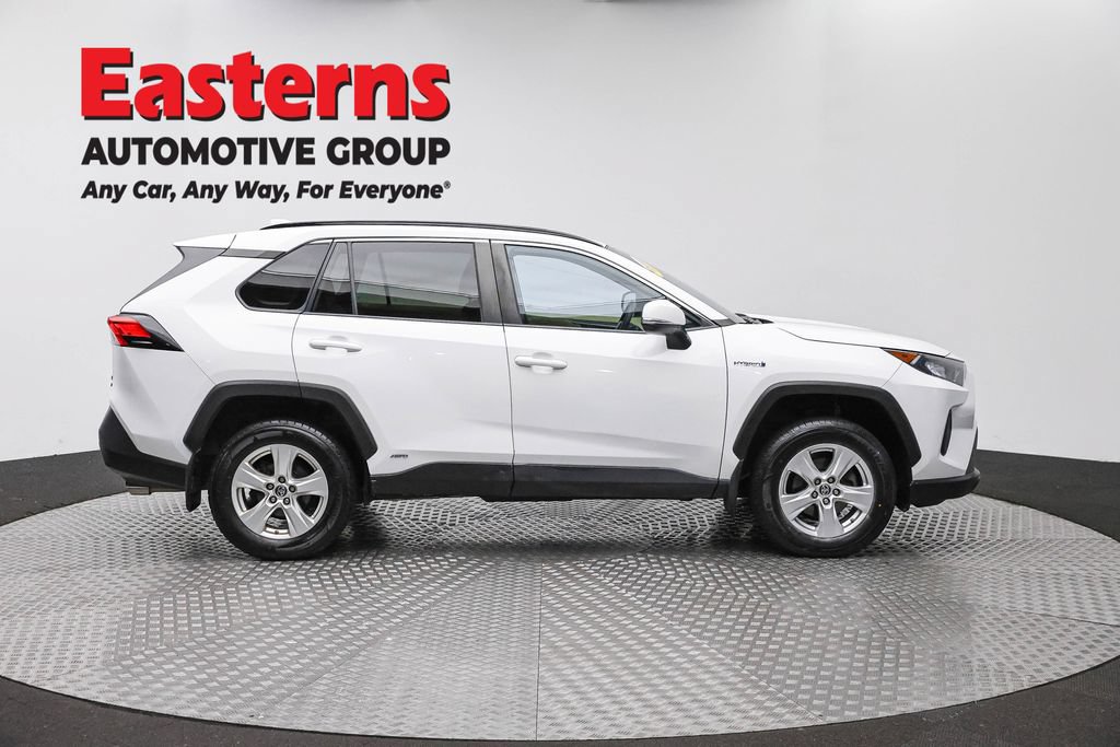 Used 2021 Toyota RAV4 LE w/ Carpet Mat Package (TMS) AWD/4WD image 4