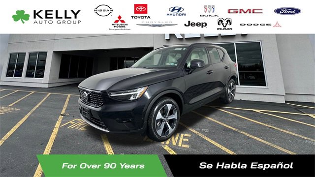 Used 2025 Volvo XC40 B5 Plus w/ Climate Package image 1