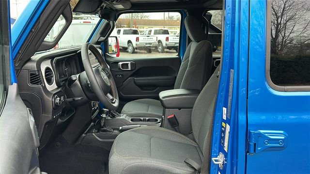 Used 2024 Jeep Wrangler Unlimited w/ Convenience Group image 9