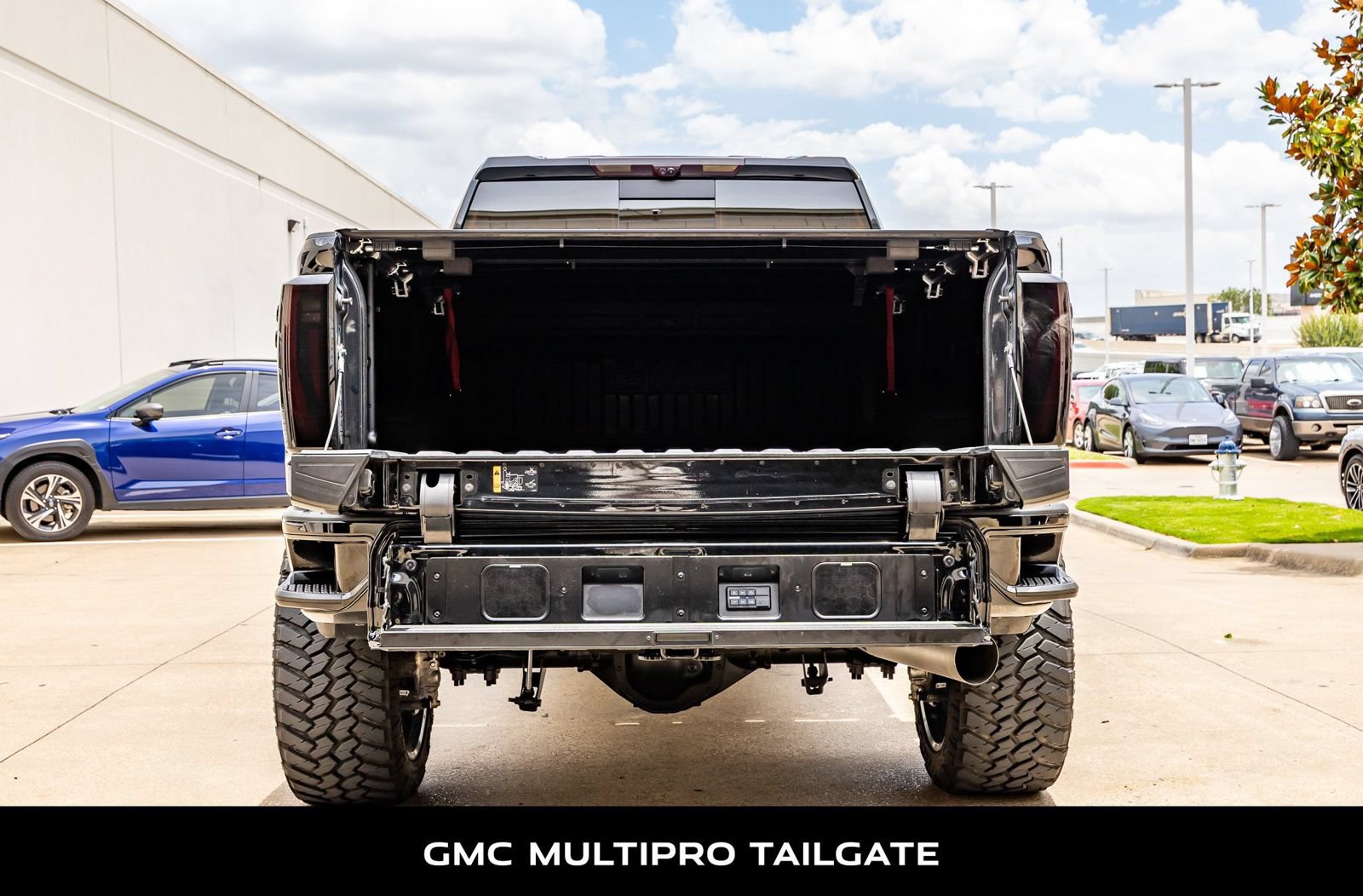 Used 2025 GMC Sierra 2500 Denali Ultimate AWD/4WD image 8