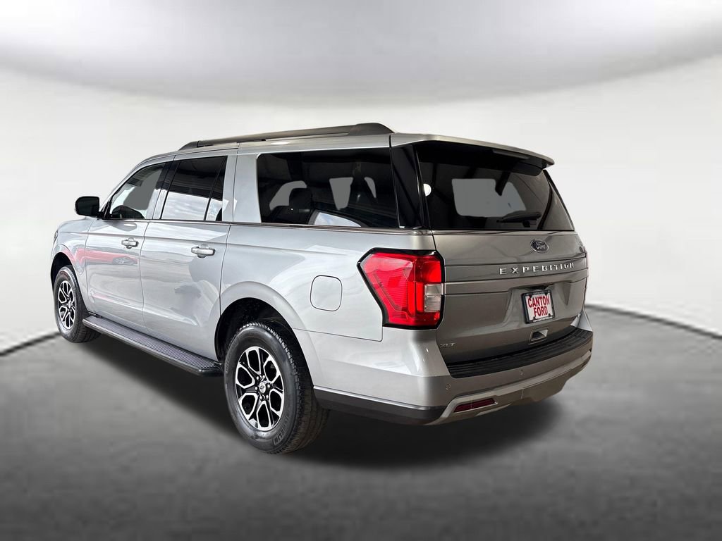 Used 2024 Ford Expedition Max XLT image 3