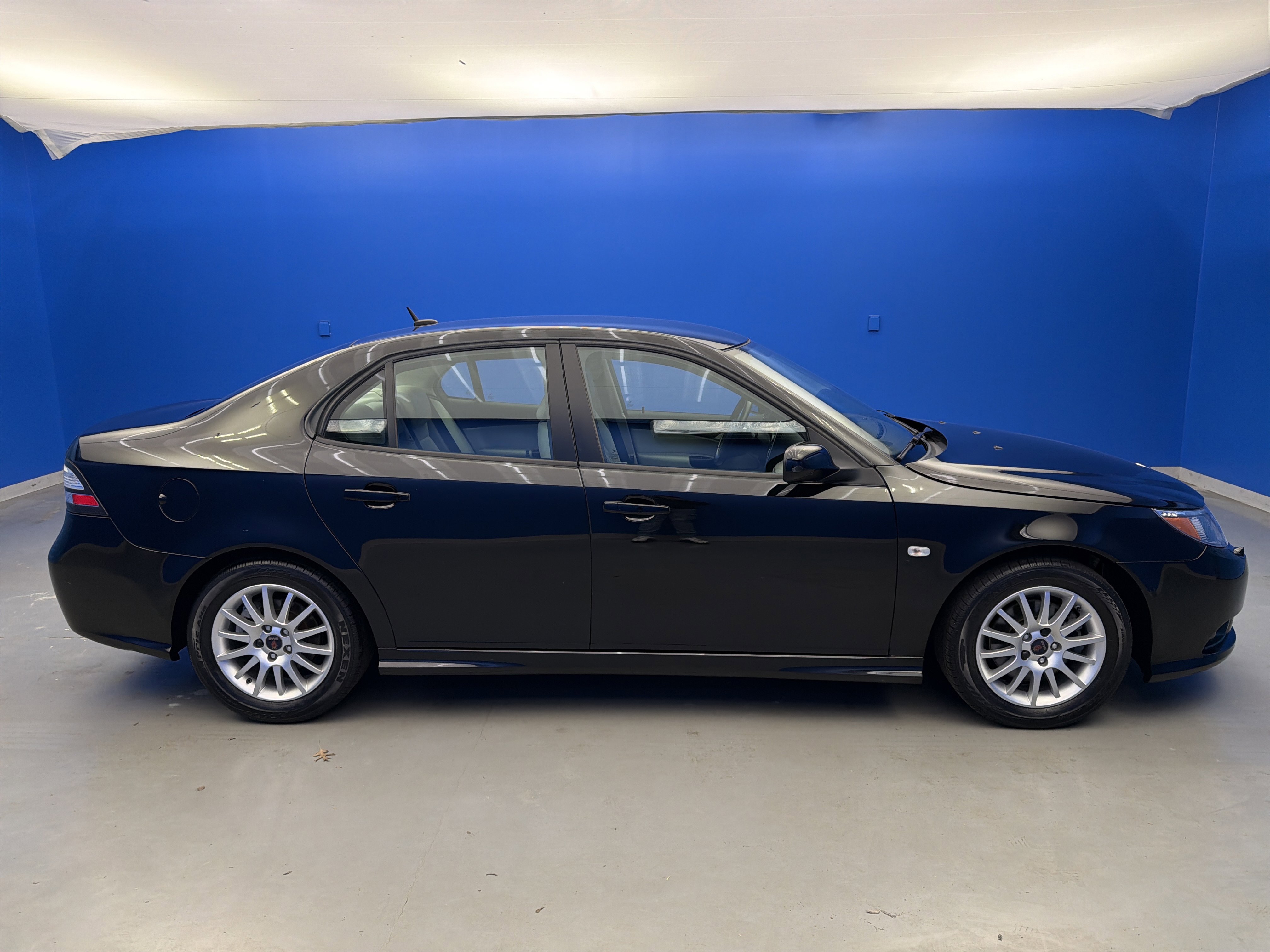 Used 2009 Saab 9-3 2.0T w/ Cold Weather Package image 8